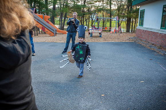 20171031 - Noah's Halloween Parade-44